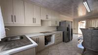 Kitchen - 18 square meters of property in Savanna City