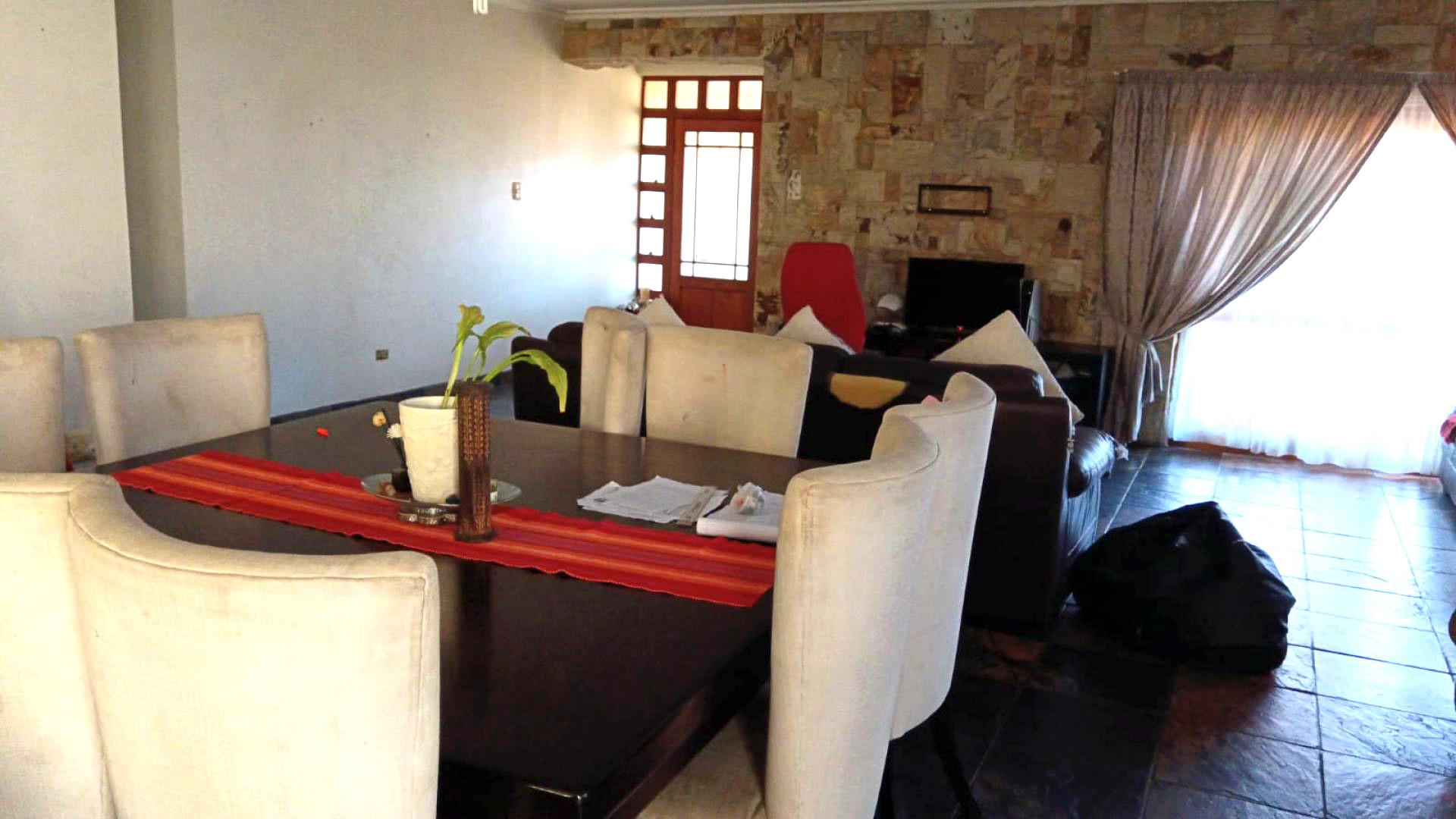 Dining Room of property in Glen Hills