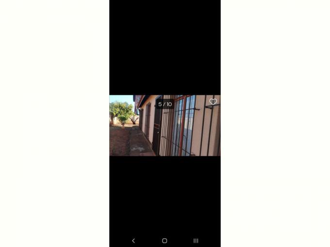 3 Bedroom House for Sale For Sale in Lenasia South - MR602436