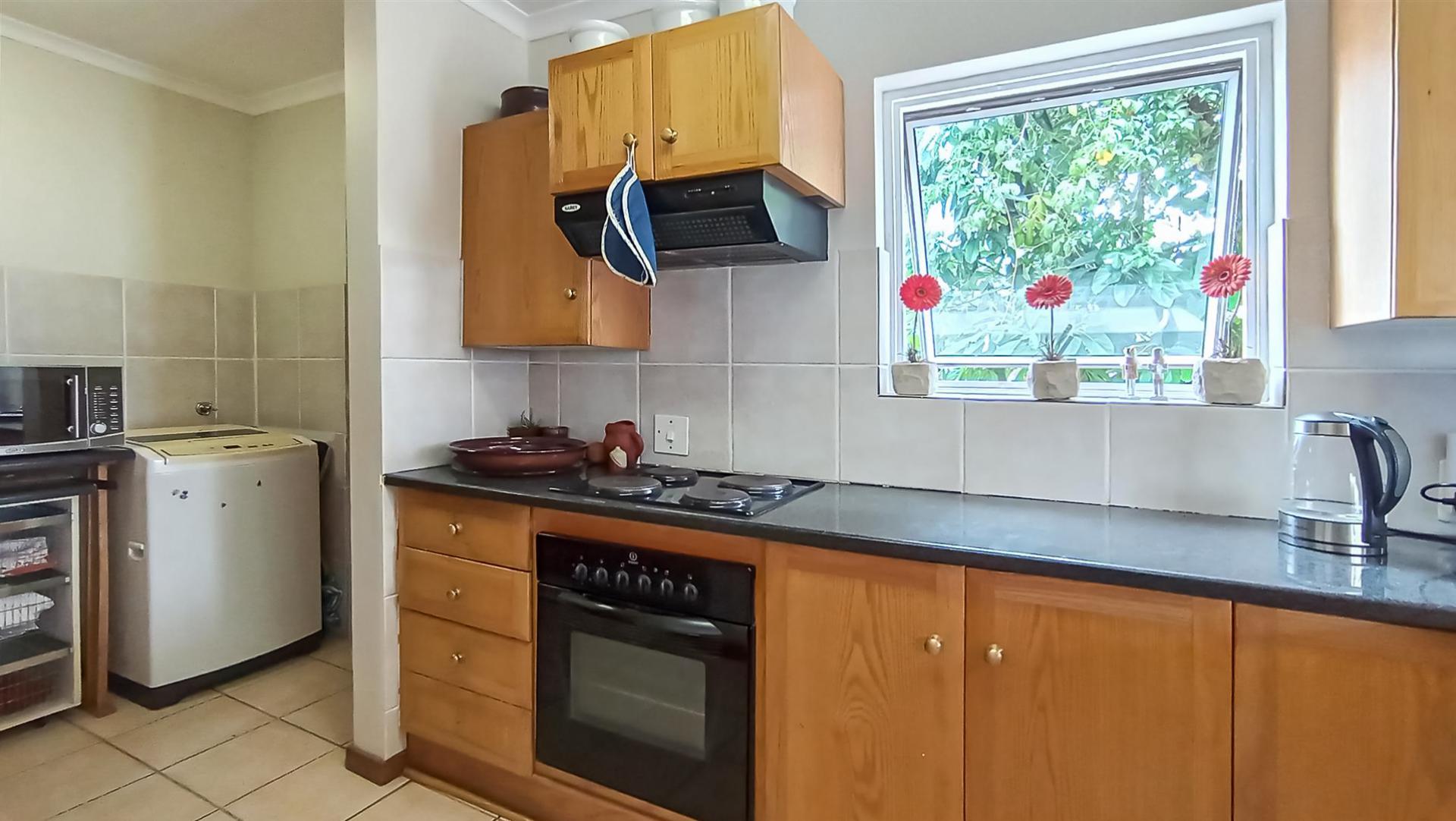 Kitchen - 9 square meters of property in Silver Lakes