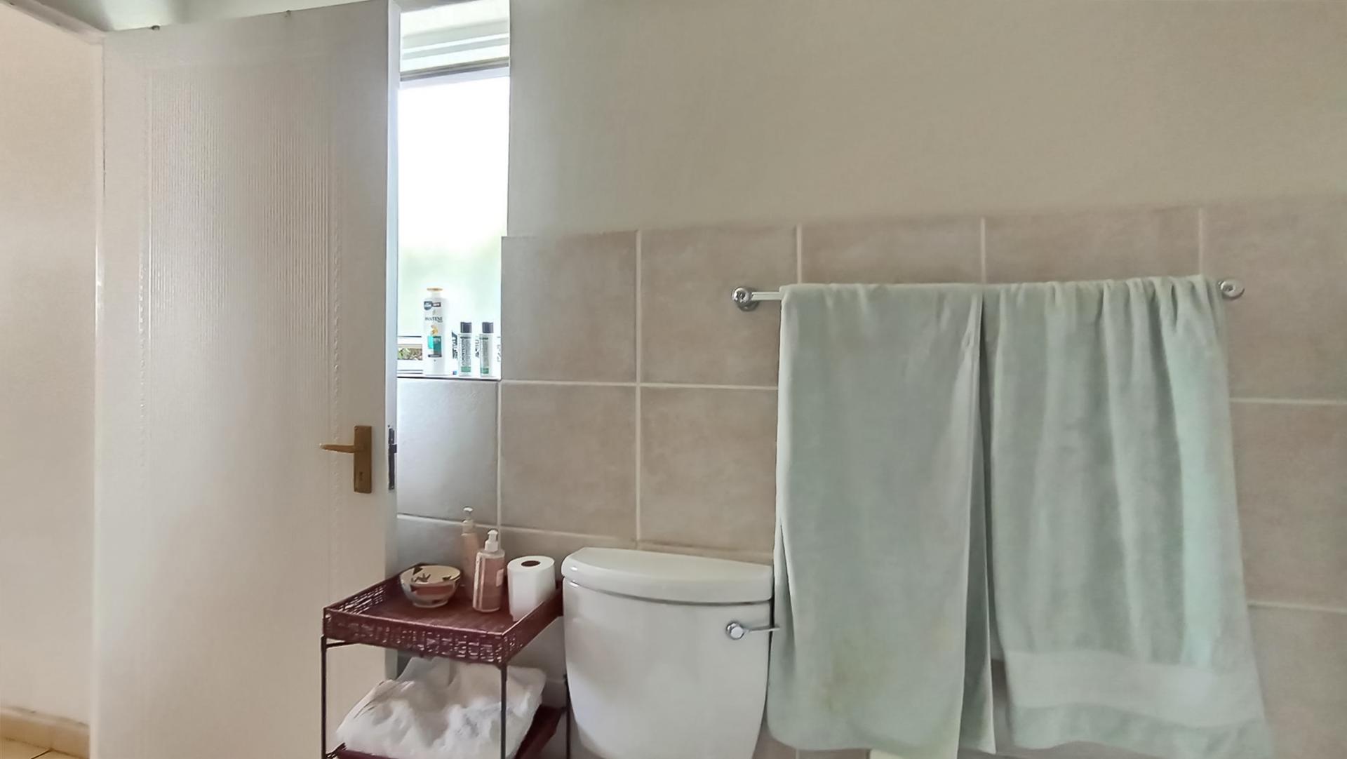 Main Bathroom - 8 square meters of property in Silver Lakes