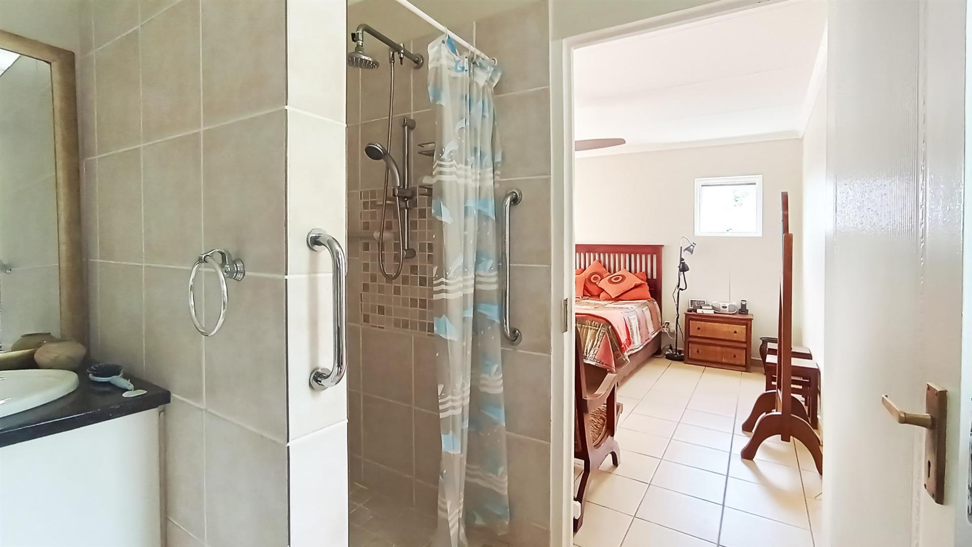 Main Bathroom - 8 square meters of property in Silver Lakes