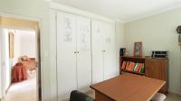 Bed Room 1 - 15 square meters of property in Silver Lakes