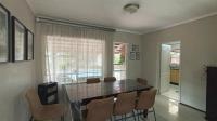 Dining Room - 14 square meters of property in Eden Glen