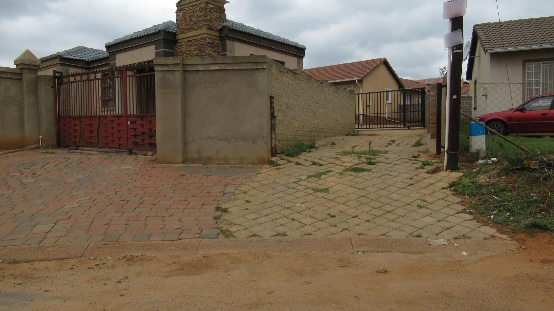 Front View of property in Cosmo City