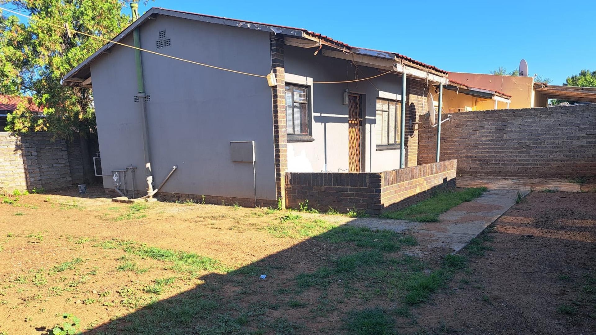 FNB Quick Sell 1 Bedroom House for Sale in Boetrand - MR6027