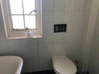 Bathroom 1 of property in Killarney