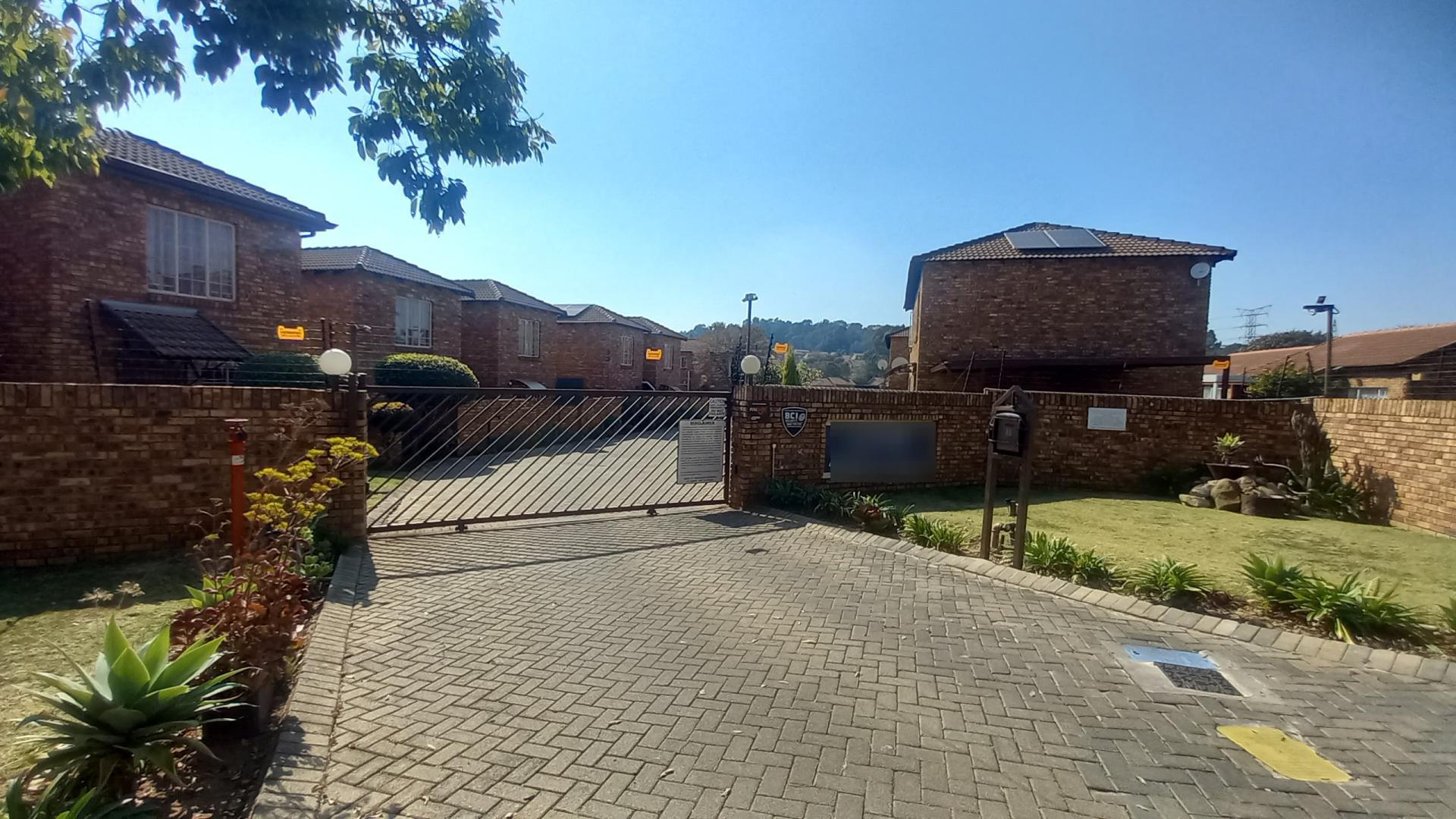 Front View of property in Wilgeheuwel 