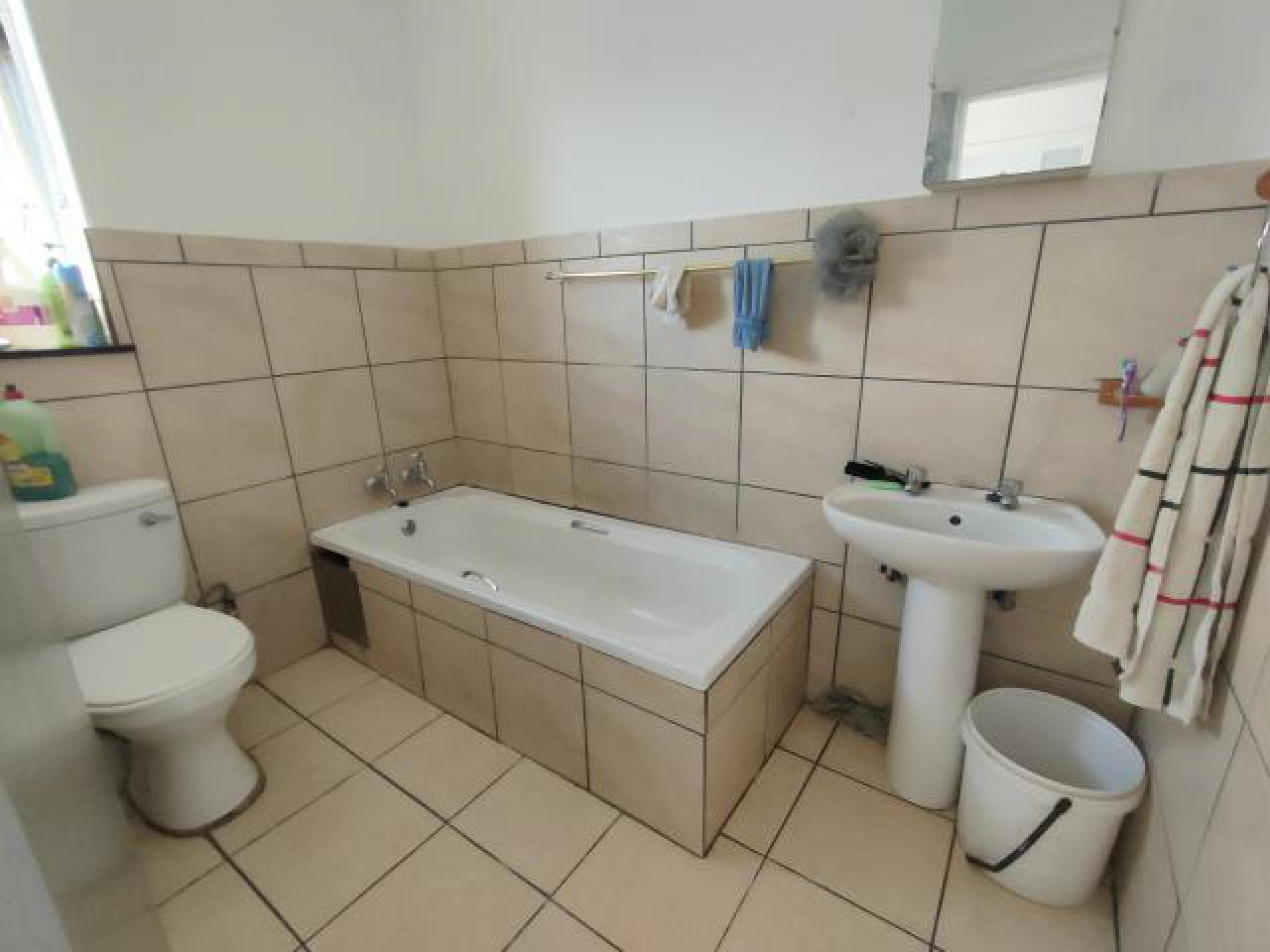 Bathroom 1 of property in Annadale