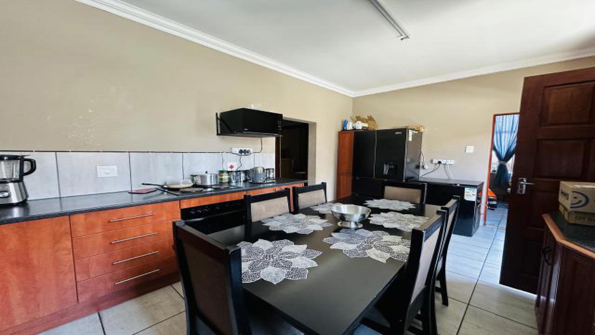 Kitchen of property in Elsburg