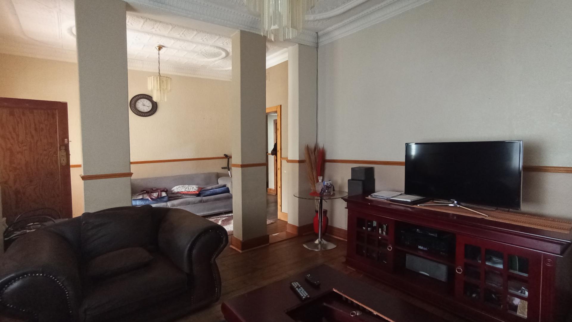 Lounges - 20 square meters of property in Fishers Hill