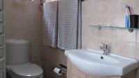 Main Bathroom - 4 square meters of property in Rangeview