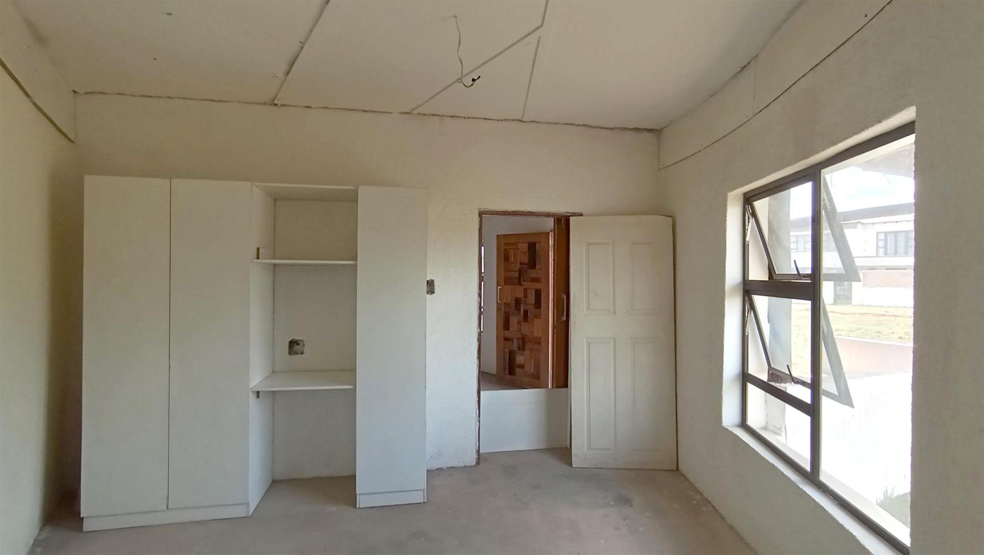 Bed Room 1 - 25 square meters of property in The Balmoral Estates