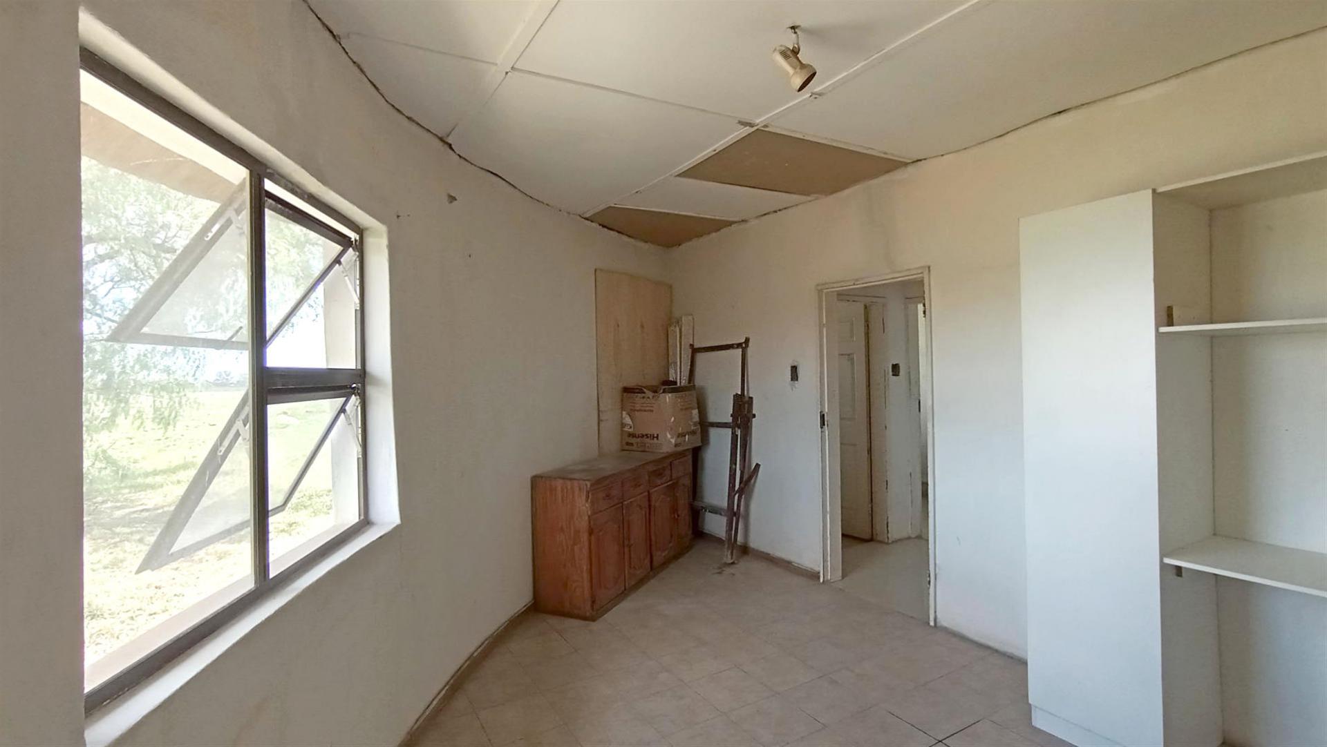 Bed Room 2 - 24 square meters of property in The Balmoral Estates