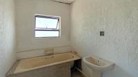 Bathroom 1 - 7 square meters of property in The Balmoral Estates