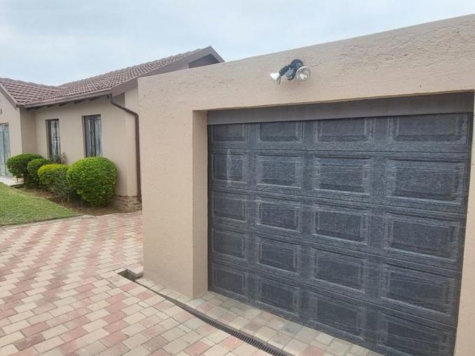 3 Bedroom House for Sale For Sale in Olievenhoutbos - MR603254