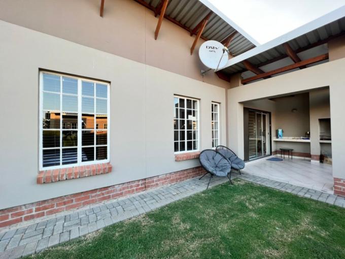 3 Bedroom Simplex for Sale For Sale in Waterval East - MR603358