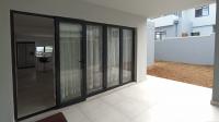 Patio - 10 square meters of property in Fourways