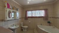 Bathroom 1 - 10 square meters of property in Vanderbijlpark