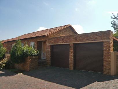 3 Bedroom Simplex for Sale For Sale in Wilgeheuwel  - Home Sell - MR60346