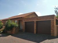 3 Bedroom 2 Bathroom Simplex for Sale for sale in Wilgeheuwel 