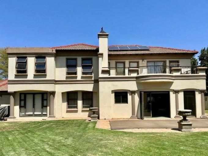 4 Bedroom House for Sale For Sale in Silver Lakes Golf Estate - MR603589