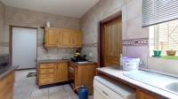 Kitchen - 12 square meters of property in Waterkloof Glen