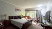 Main Bedroom - 35 square meters of property in Waterkloof Glen