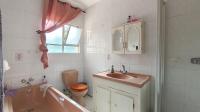 Bathroom 1 - 7 square meters of property in Waterkloof Glen