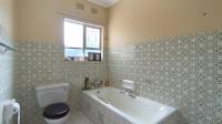 Bathroom 1 - 7 square meters of property in Waterkloof Glen