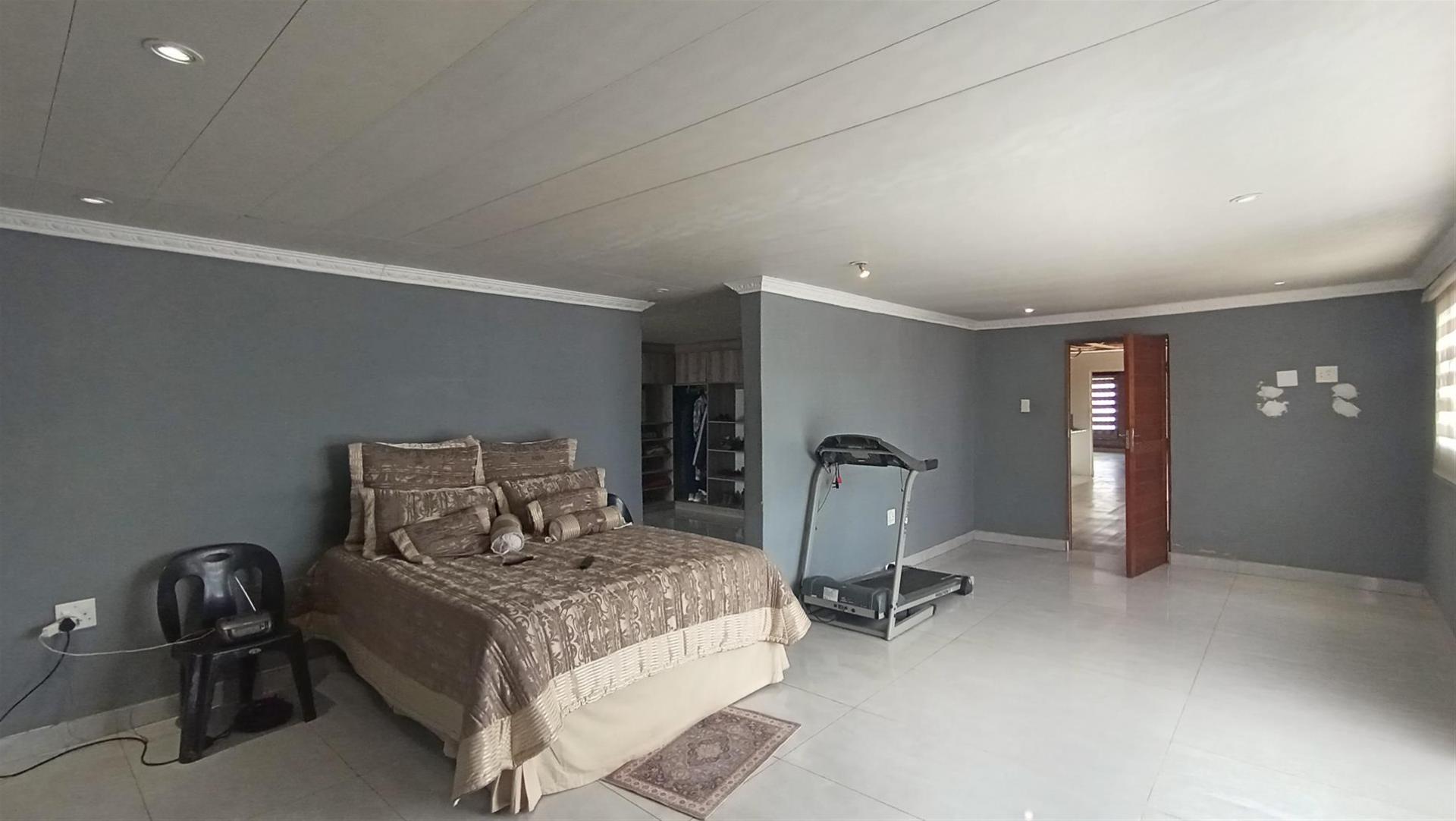 Main Bedroom - 52 square meters of property in Homestead Apple Orchards AH