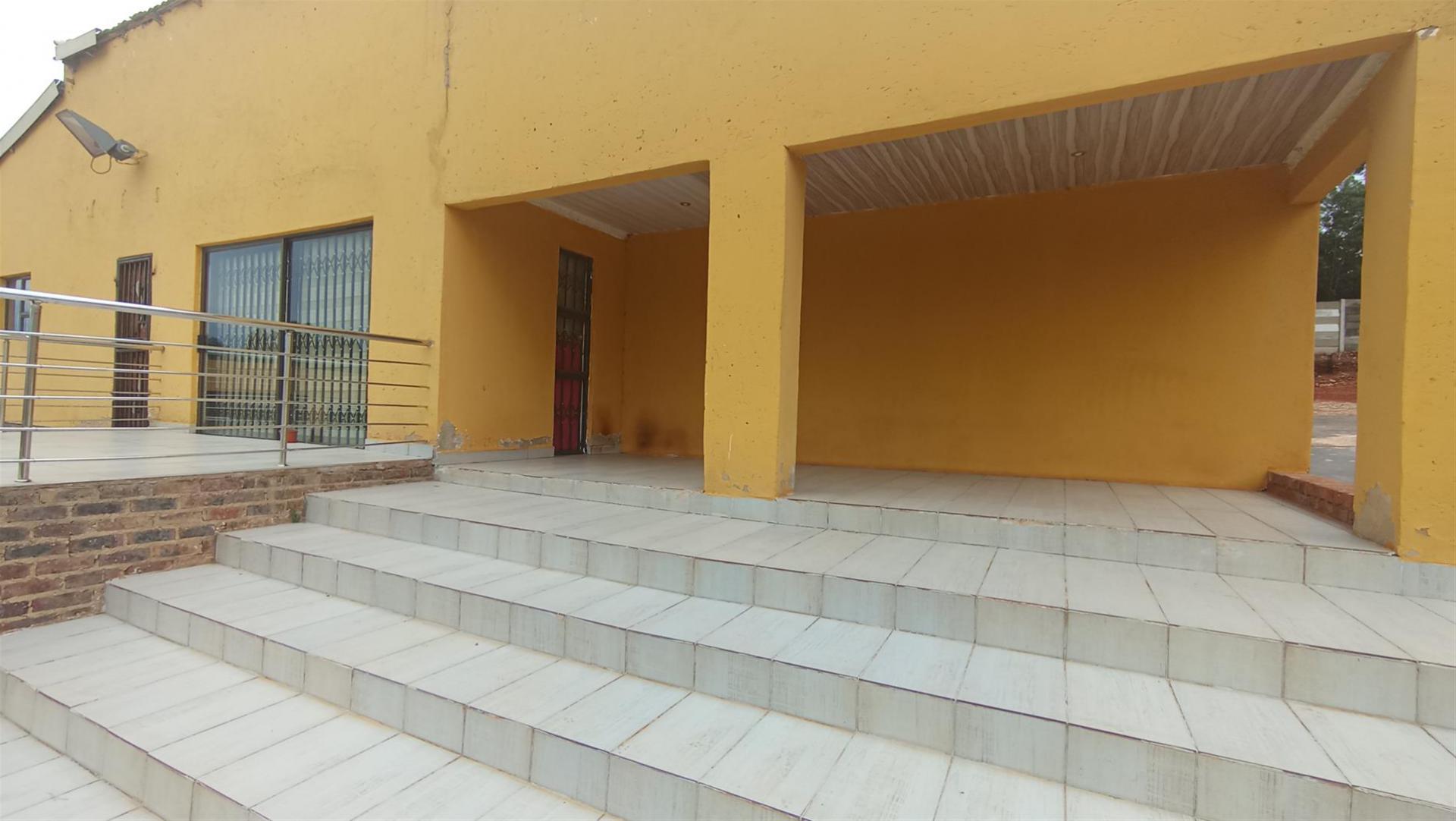 Front View of property in Homestead Apple Orchards AH