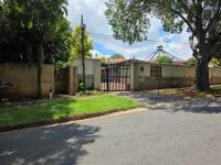 Front View of property in Highlands North