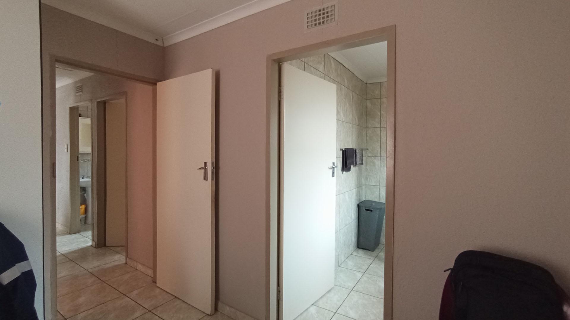 Main Bedroom - 10 square meters of property in Mamelodi