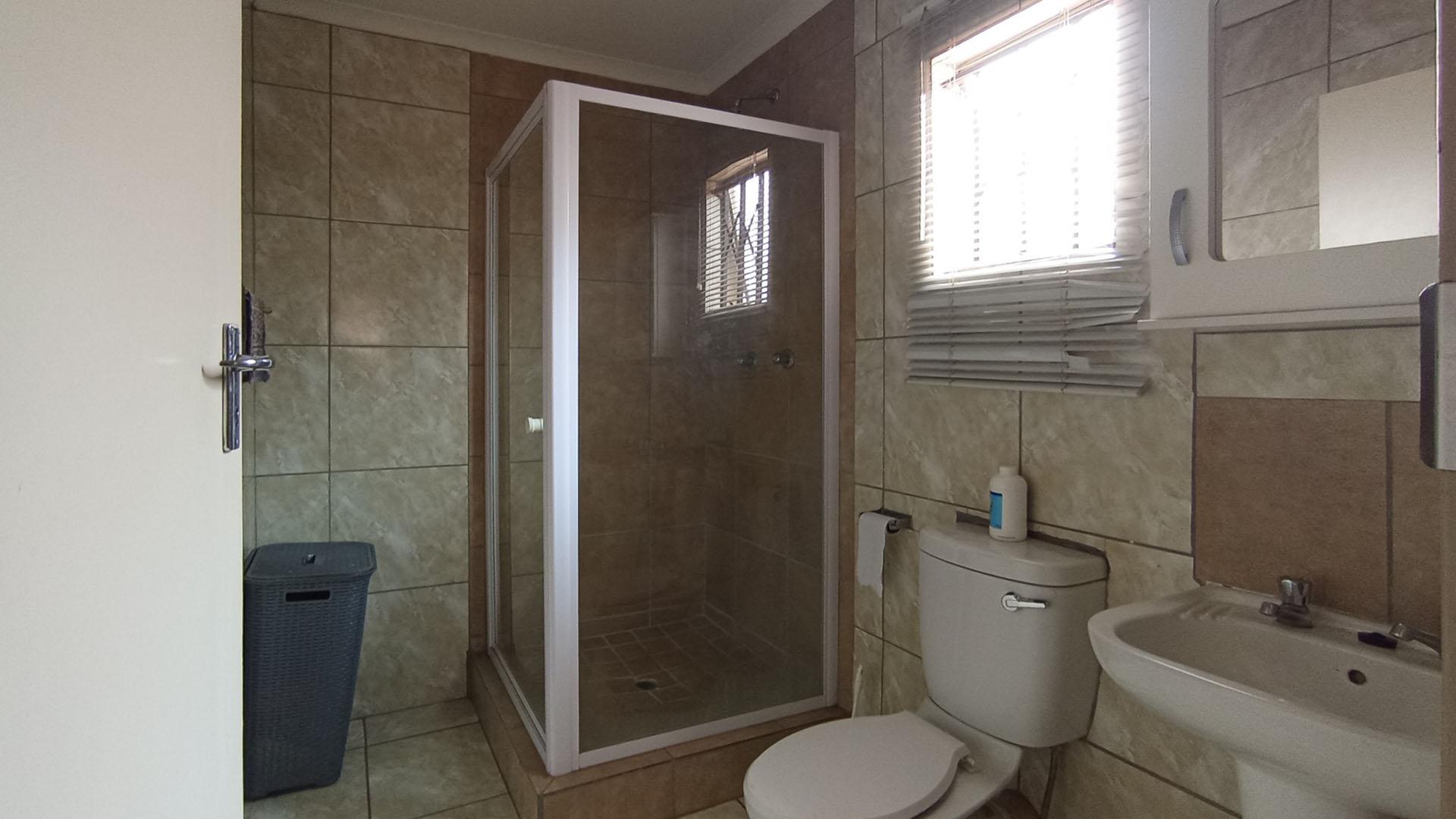 Main Bathroom - 4 square meters of property in Mamelodi