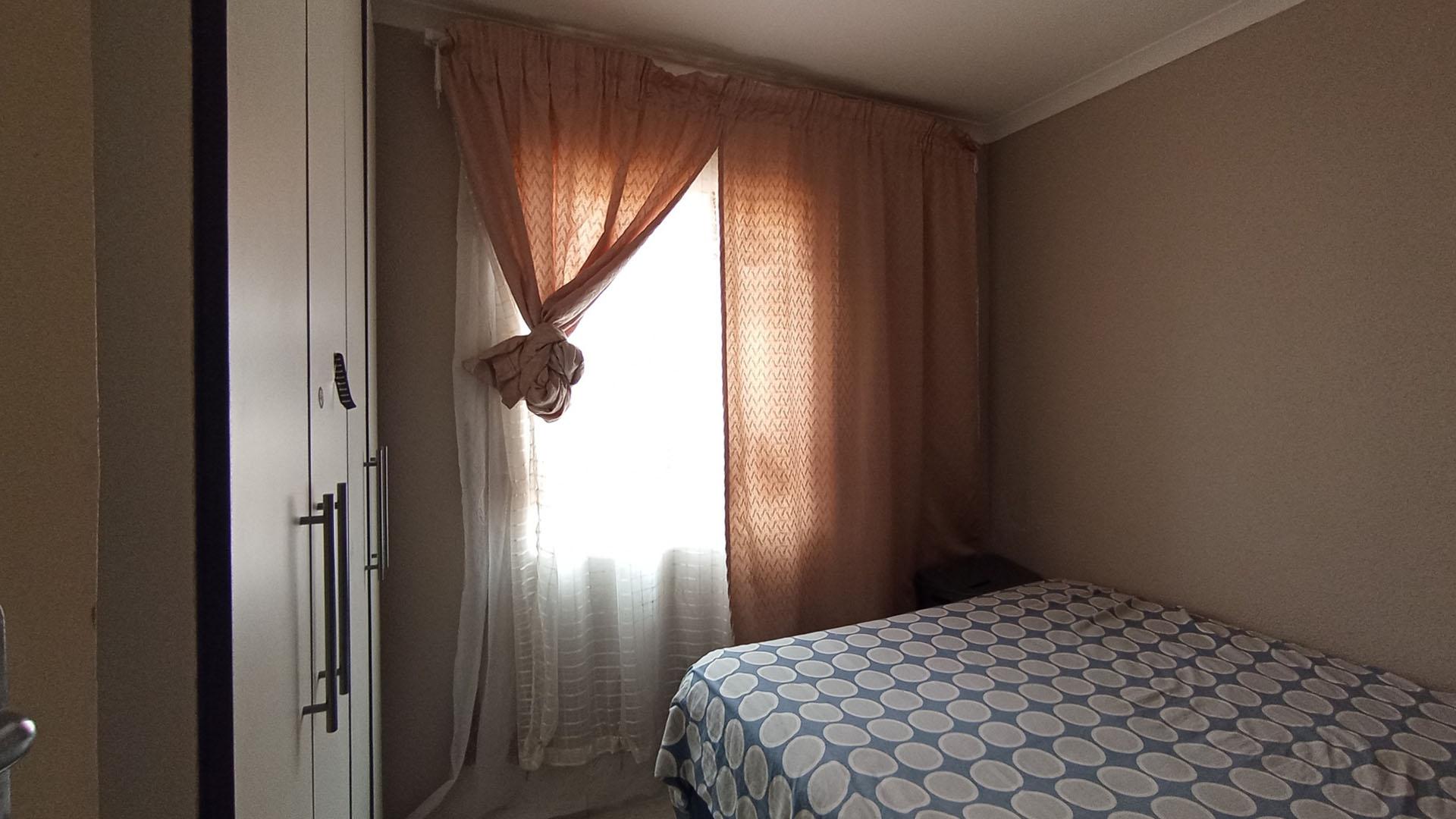 Bed Room 1 - 6 square meters of property in Mamelodi