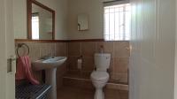 Bathroom 1 - 4 square meters of property in Northgate (JHB)