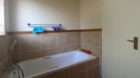 Bathroom 1 - 4 square meters of property in Northgate (JHB)