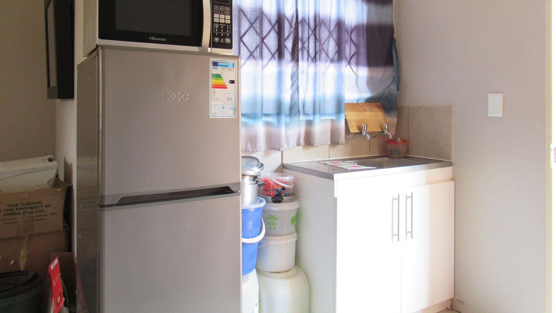 Kitchen - 4 square meters of property in Riverside View