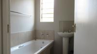 Bathroom 1 - 3 square meters of property in Riverside View