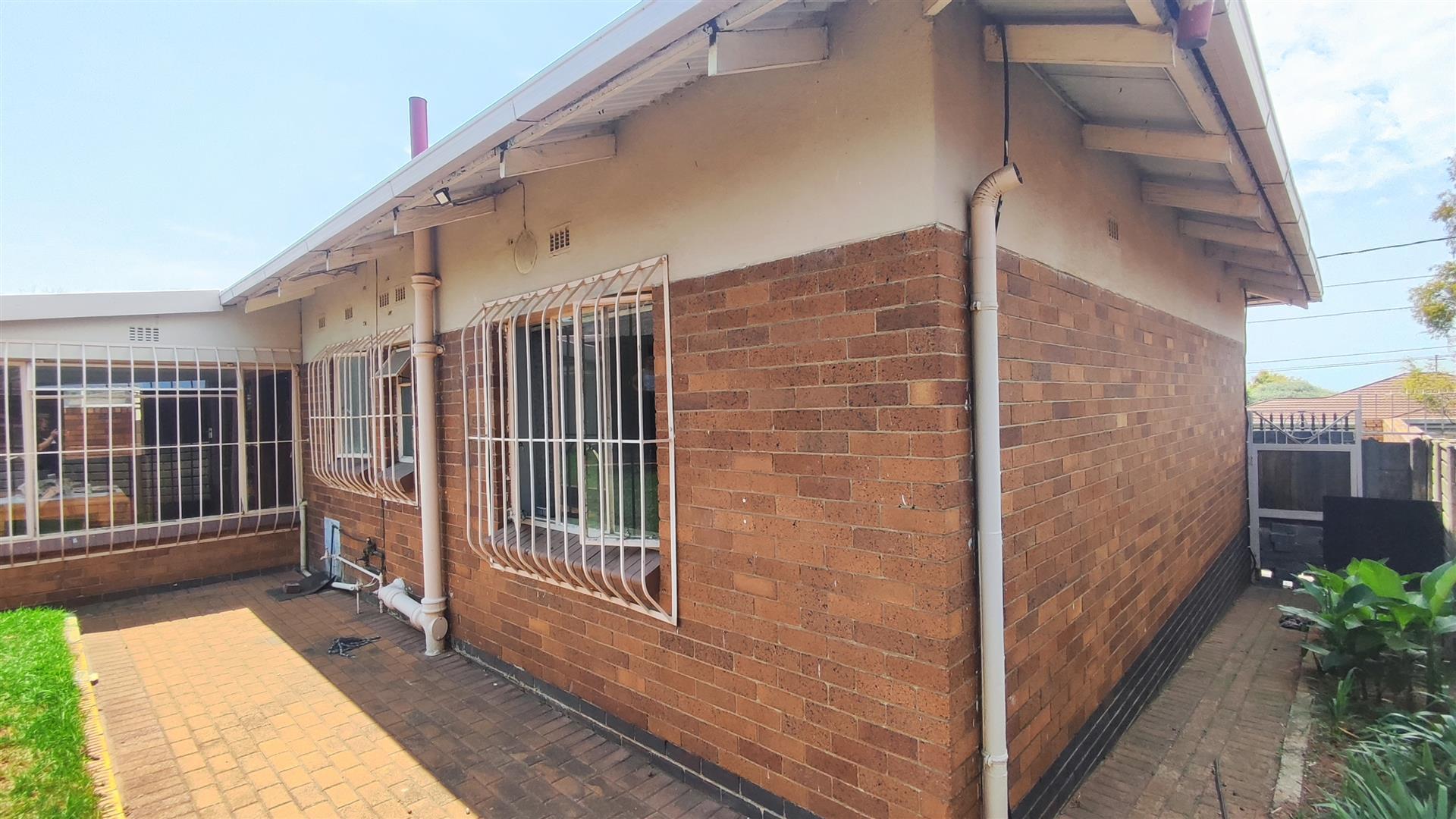 Standard Bank EasySell 3 Bedroom House for Sale in Symhurst