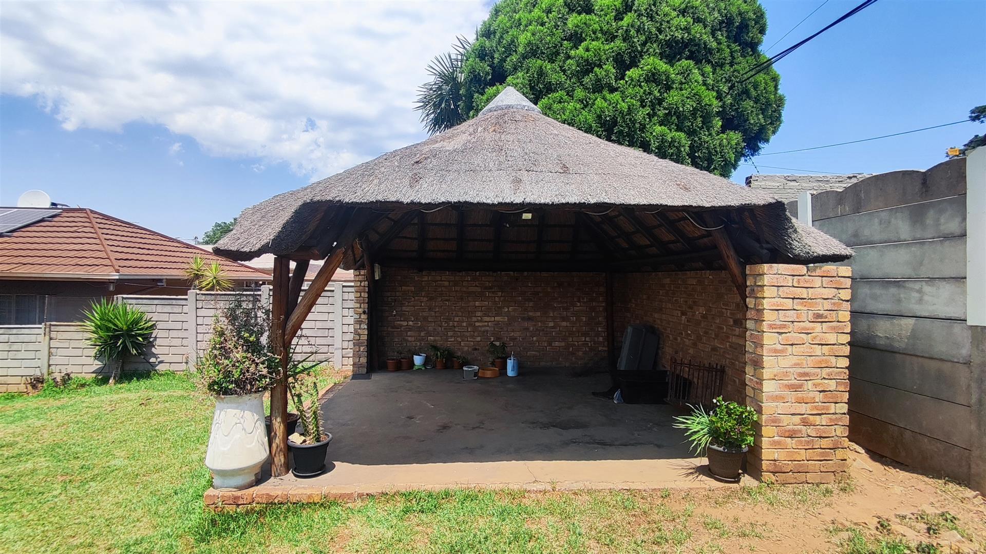 Standard Bank EasySell 3 Bedroom House for Sale in Symhurst