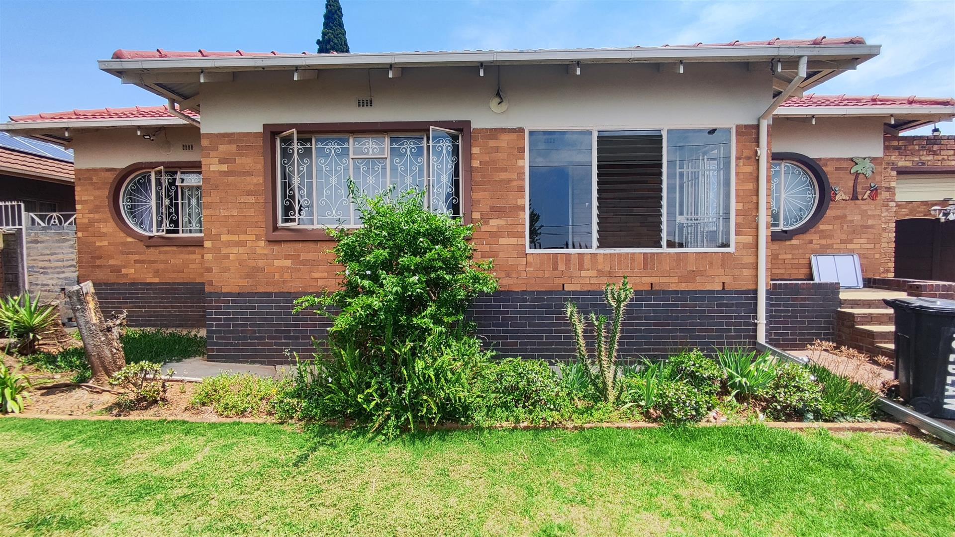 Standard Bank EasySell 3 Bedroom House for Sale in Symhurst