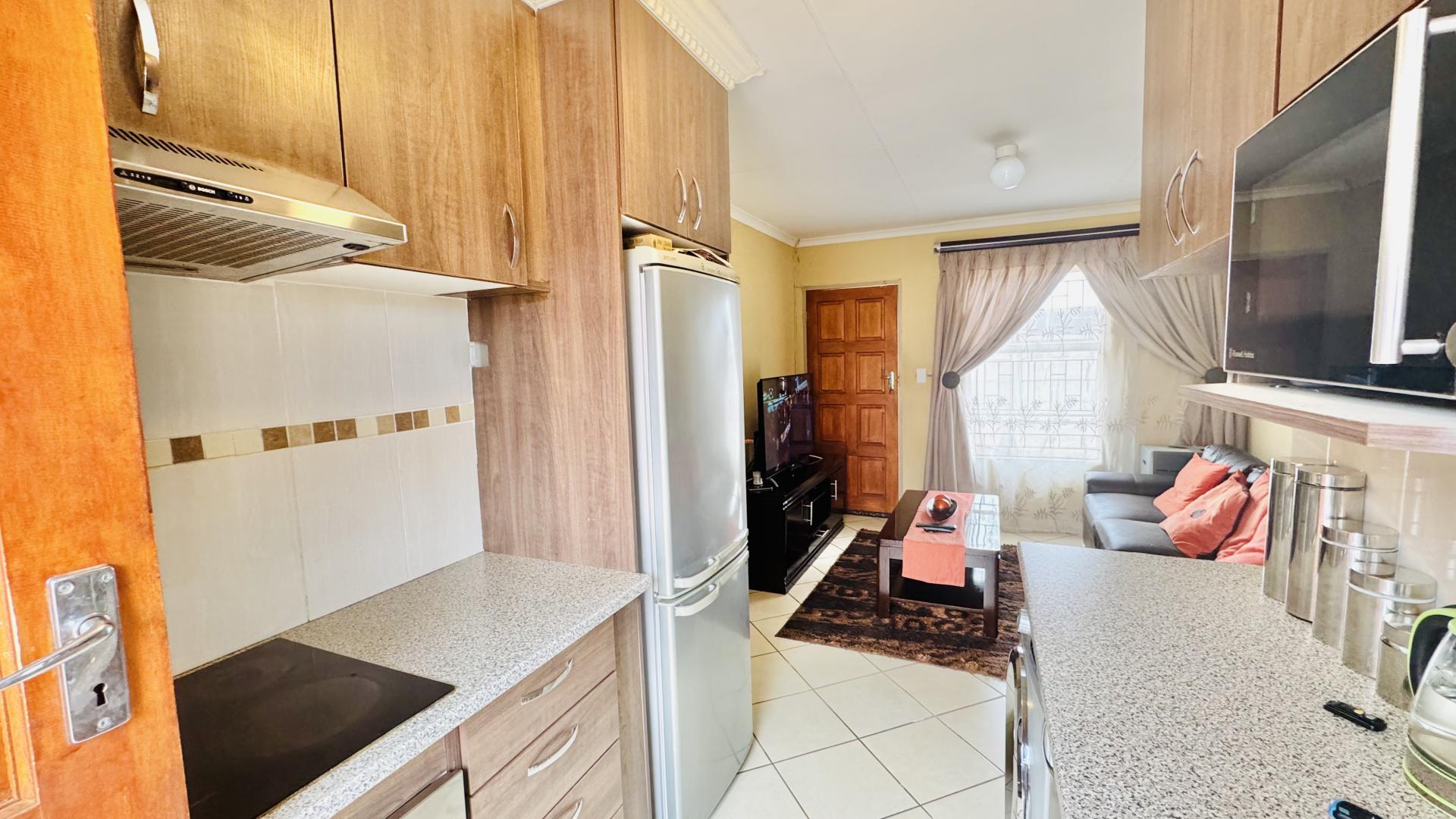 Kitchen - 6 square meters of property in Rosslyn