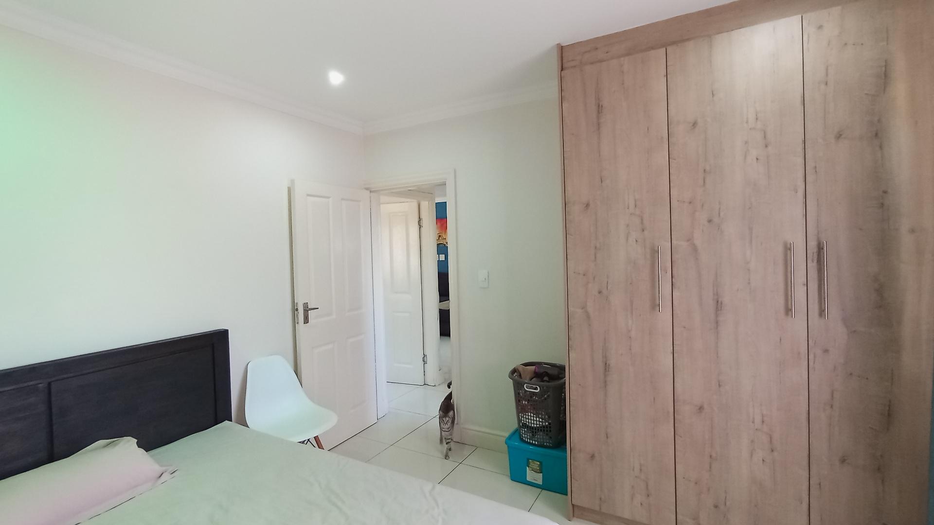 Bed Room 1 - 12 square meters of property in Memorial Park 