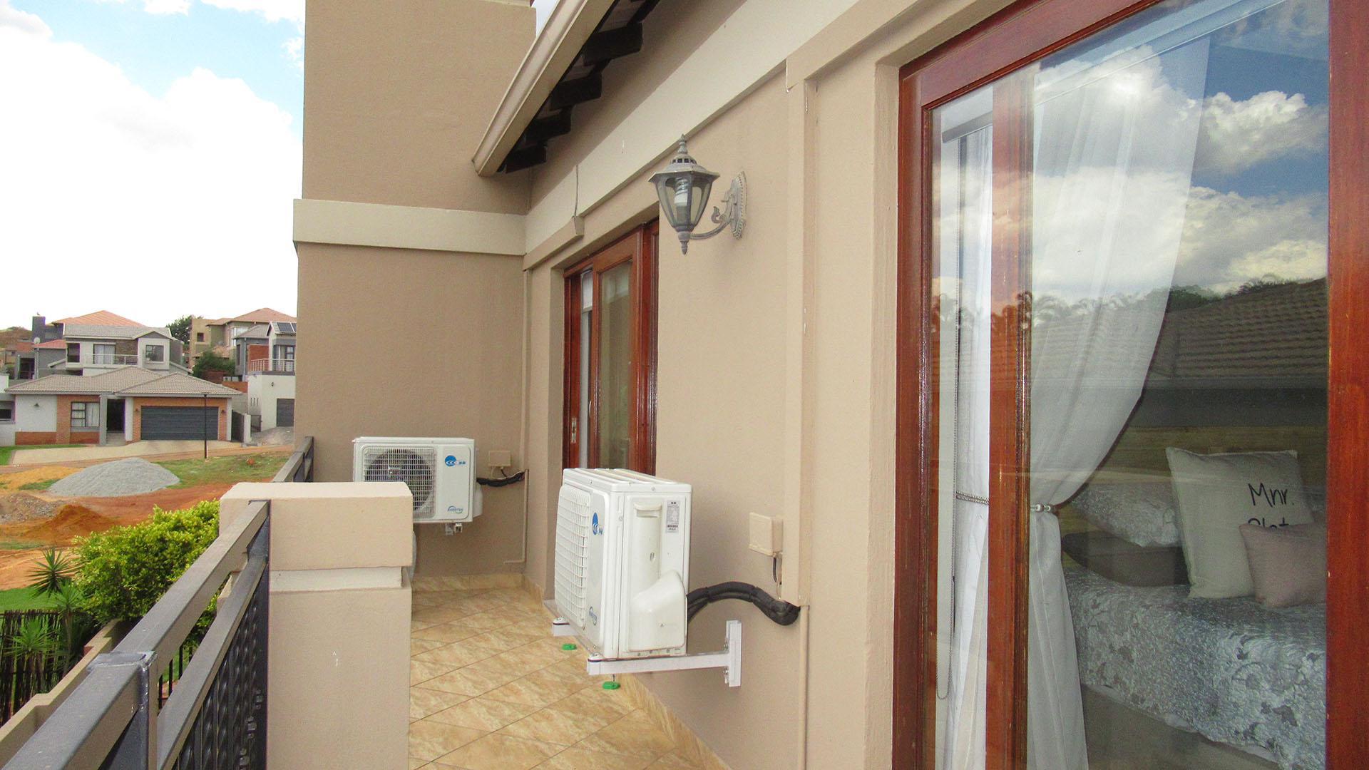 Patio - 2 square meters of property in Chancliff Ridge