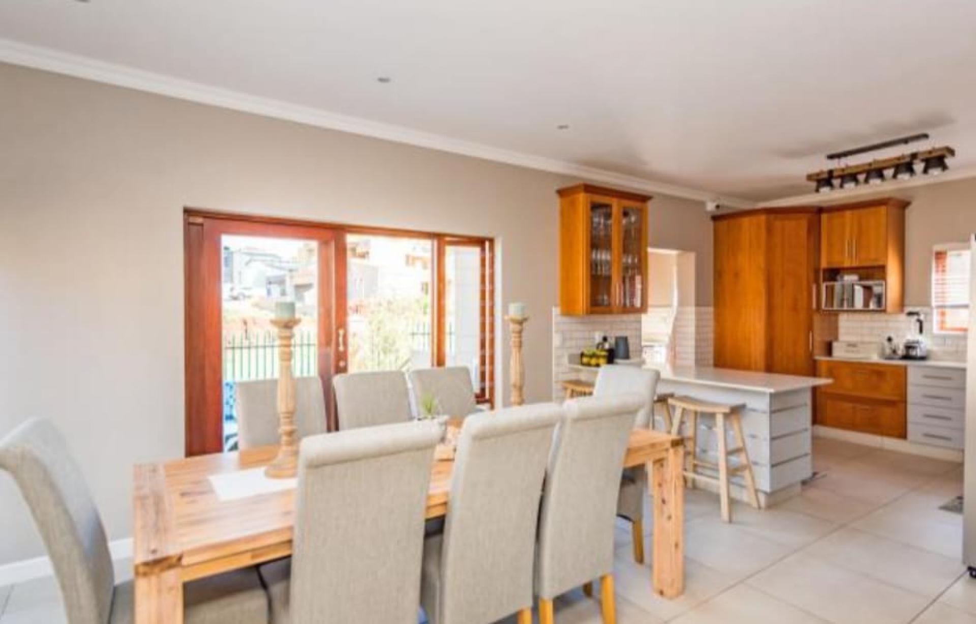 Dining Room - 21 square meters of property in Chancliff Ridge