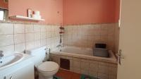 Bathroom 1 - 5 square meters of property in Erand Gardens