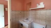 Bathroom 1 - 5 square meters of property in Erand Gardens