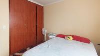 Bed Room 1 - 11 square meters of property in Erand Gardens